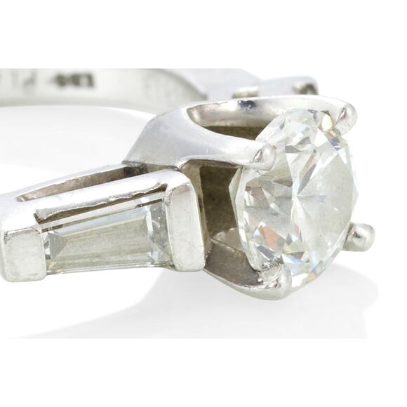 Platnium Diamond Ring - Picture 3 of 5